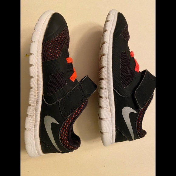 Nike Other - NIKE FLEX 2014 RN TD BLACK/HYPER PINK TODDLER 9C